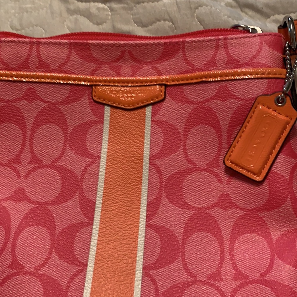 Coach small crossbody pink and orange leather - Picture 7 of 7